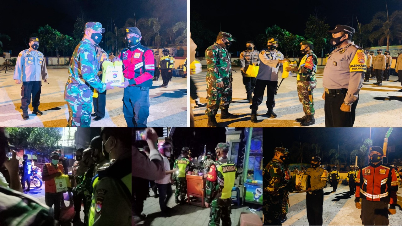 Sinergi TNI - Polri Berikan Bansos Dan Pasang Stiker Bagi Warga Masyarakat Terdampak Covid -19 Yang Sedang Isolasi Mandiri