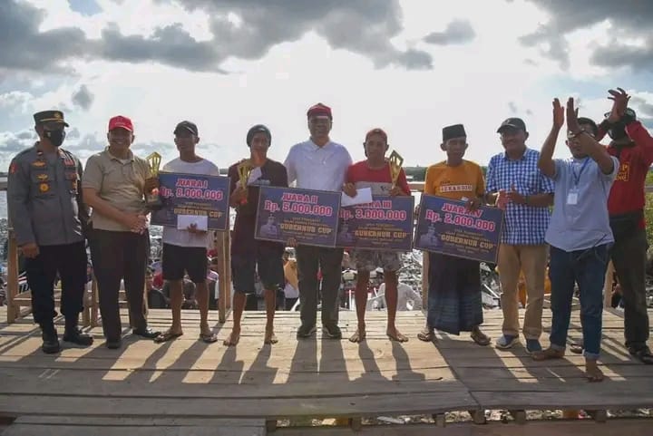 "Selamat kepada yang juara, yaitu DUCATI,"ucap Bang Zul didepan Forkopimcam, Kepala Desa dan masyarakat Jerowaru.