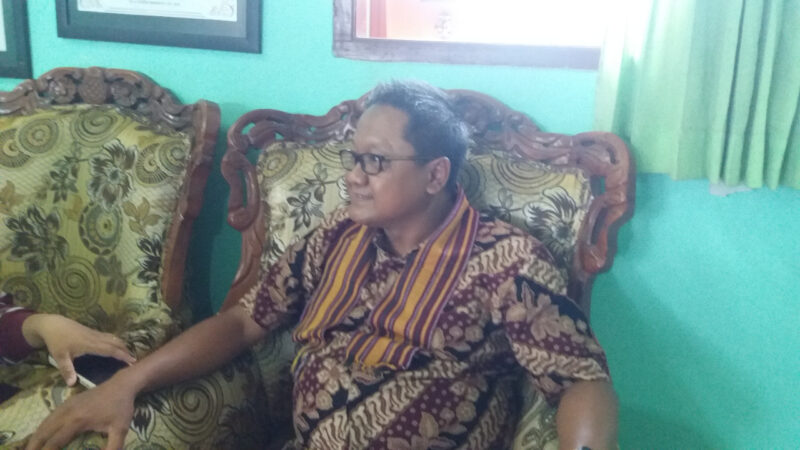 Pimpinan PT Maspion Grup, Ir.OKKI TRI UTOMO, MT, didampingi Kepala SMKN 3 Mataram H. Ruju Rahmat, S.Pd., M.T.,” Maspion Grup hari ini bersama SMK se-NTB menandatangani perjanjian kerjasama antara dunia usaha dan Industri bersama SMK,” Sabtu 22 Oktober 2022.