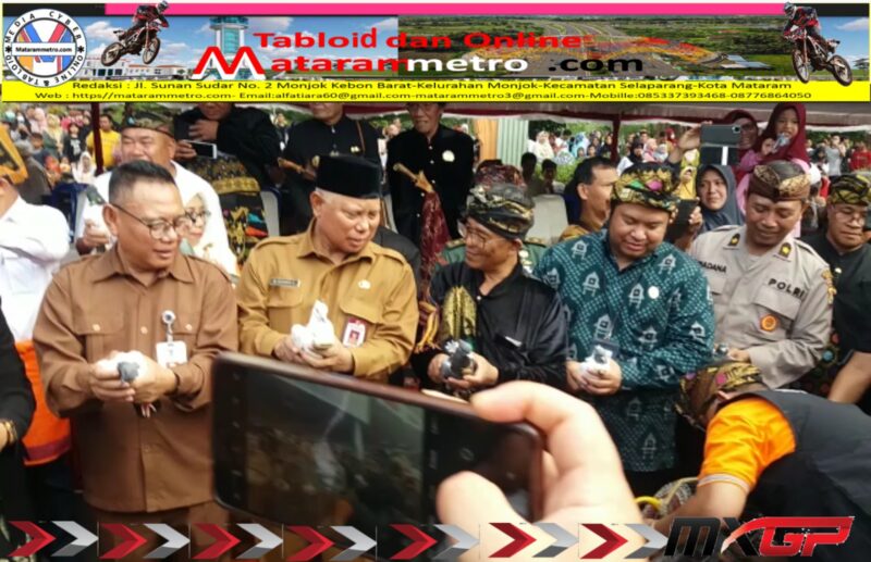 Ritual pelepasan burung merpati simbol dibukanya Lomba Kompetensi Siswa SMK/SLB dan Olimpiade Sains (OSN) tingkat Provinsi Nusa Tenggara Barat di Kota Selong Kabupaten Lombok Timur pada Senin 5 Juni 2023.
