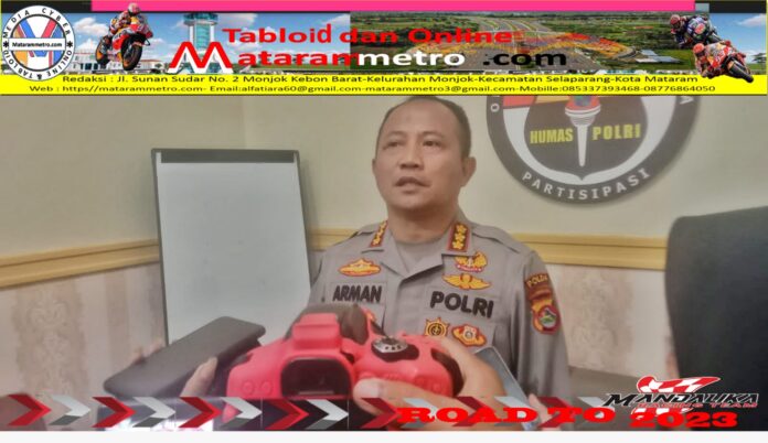 Kapolda NTB Apresiasi Warga Monjok dan Taliwang yang Serahkan Senjata dan Sepakat Berdamai Kapolda NTB Apresiasi Warga Monjok dan Taliwang yang Serahkan Senjata dan Sepakat Berdamai