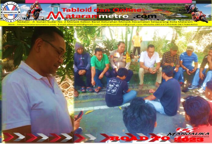 Puluhan Warga Batu Layar Terancam Digusur Kapitalis Ngadu Ke DPRD NTB Di Mediasi Setwan FOTO, Subkoordinanor Humas, Protokol, dan Perjalanan DPRD NTB Lalu Juan Hilary, S.E., menerima aduan 27 warga Batu Layar Jum,at 20 Oktober 2023.