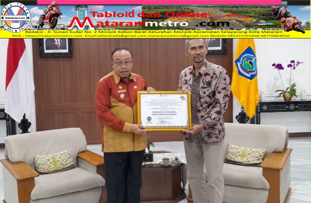 Komitmen Tingkatkan Layanan Publik, Pj Gubernur NTB Terima Penghargaan dari Ombudsman Republik Indonesia