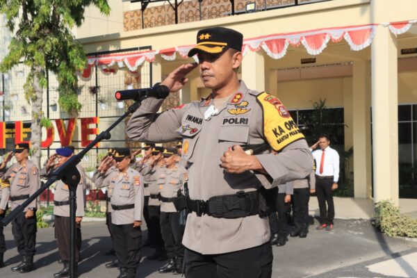 Berhasil Ungkap Sabu Sebanyak 7,34 Kg, Kapolres Loteng Berikan Penghargaan Kepada Personelnya.