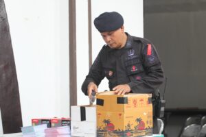 Sat Brimob Sterilisasi Gereja Pastikan Ibadah Natal Aaman Terkendali