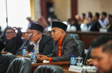 Dewan Perwakilan Rakyat Daerah (DPRD) Provinsi NTB menyetujui dan menetapkan tiga buah rancangan peraturan daerah (Raperda) 