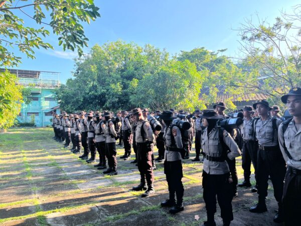 Long March Tradisi Pembaretan  127 Dalmas Baru Polda NTB, Siap Kawal Bumi Gora