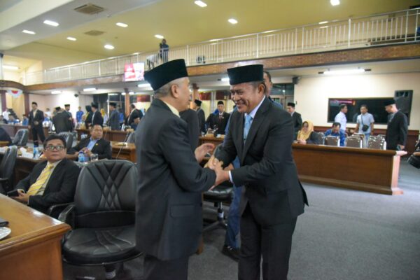 Pintu Ruang Rapat Paripurna Dikonci, Anggota DPRD NTB Tes Urine Dadakan,