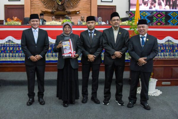 Rapat Paripurna DPRD NTB, Pj Gubernur Sampaikan LKPJ Tahun 2024