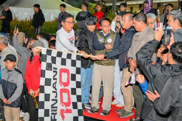 Gubernur NTB Lepas Peserta Rinjani 100 Kelas 36 KM, 46 Negara Siap Taklukkan Puncak Rinjani