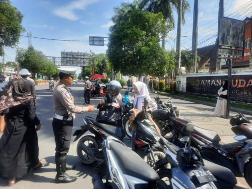 Tertib Berlalu Lintas! Sat PJR Polda NTB Tilang 151 Pengendara dalam Razia Pelanggaran Kasat Mata di Mataram