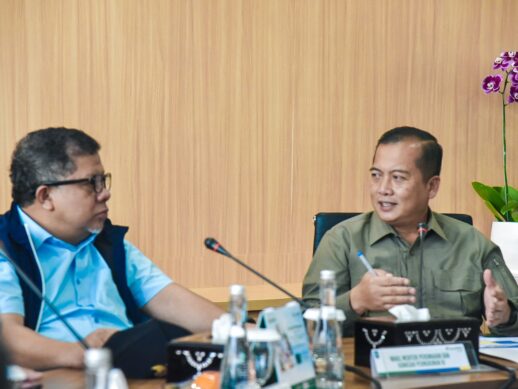 Gubernur NTB, Muhammad Lalu Iqbal mendampingi Wakil Menteri Perumahan dan Kawasan Permukiman (Wamen PKP) RI, Dr. Fahri Hamzah dalam Rapat Koordinasi Perumahan dan Permukiman (Perkim) Provinsi NTB