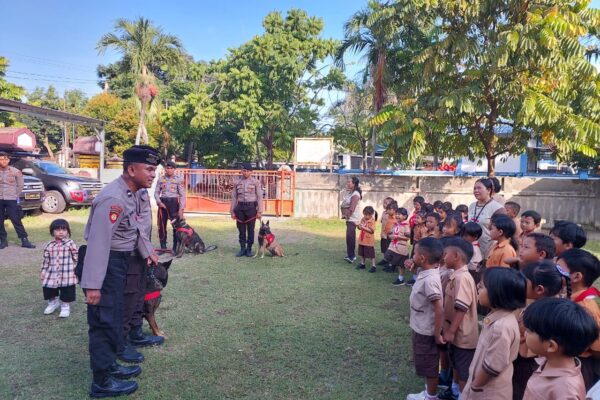 Polda NTB Edukasi Pengenalan Polisi Satwa Kepada Anak-anak ST. Antonius Kunjungi Unit Polsatwa Polda NTB