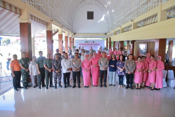 Bakti Kesehatan dan Bantuan Sosial Polda NTB Sambut Hari Bhayangkara Ke-79