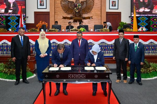 DPRD NTB Gelar Rapat Paripurna Dalam Rangka Penyerahan Laporan Hasil Pemeriksaan  BPK RI