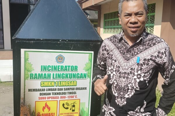 PLT Kapala SMKN 1 Lingsar Irwan Aditiyajaya, S.Pd., M.Eng., dengan Incineratornya Siap Bangun Desa