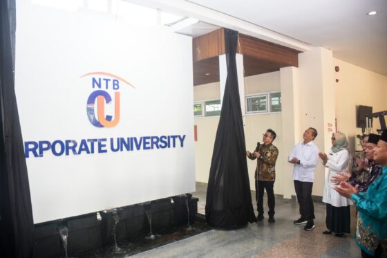 Pelantikan dan Pengukuhan DPW APWI NTB, Gubernur Miq Iqbal Luncurkan NTB Corporate University