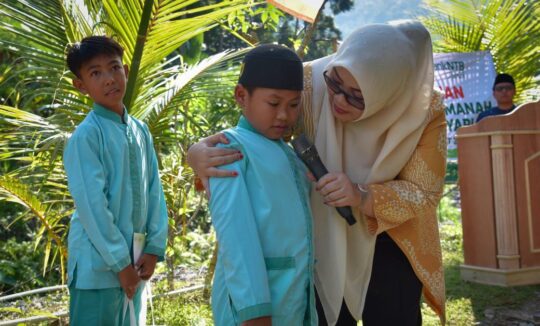 Resmikan Jembatan Amanah, Wagub NTB Minta Masyarakat Menjaga Lingkungan