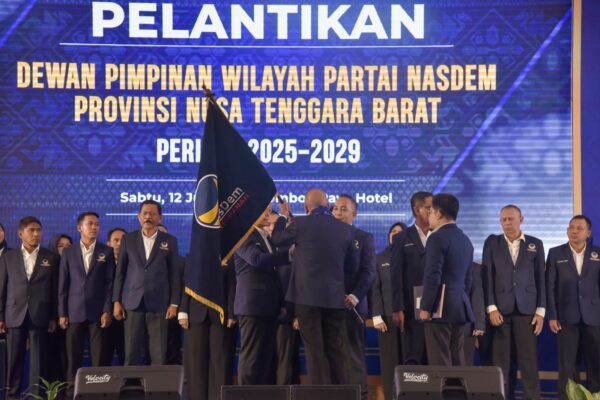 Ketua DPW Nasdem NTB Mori Hanafi Resmi Dilantik, Miq Iqbal Berpesan Agar Solidaritas Tetap Terjaga Untuk Kemajuan NTB