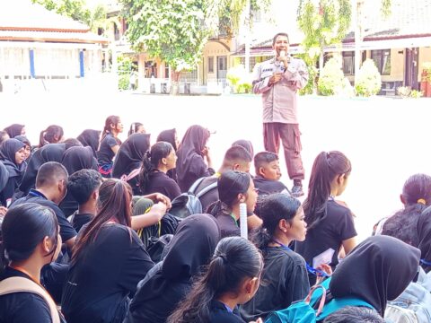 Satbinmas Polresta Mataram yang mengedukasi tentang bahaya narkoba, bahaya judi online, tatatertib berlalu lintas, kedisiplinan hingga penguatan wawasan kebangsaan untuk terciptanya siswa baru SMKN 4 Mataram tumbuh menjadi karakter yang kuat dalam pembangunan bangsa,”