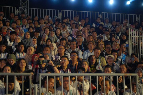 Gemuruh Ria Pembukaan FORNAS VIII di Provinsi NTB, Aksi Atraksi Budaya Pukau Penonton dan Kontingen