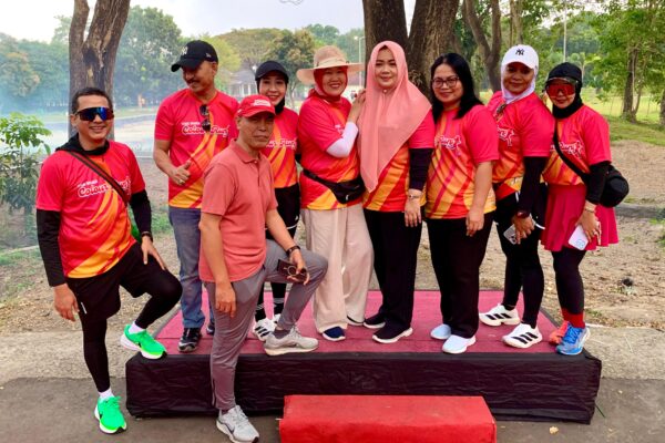 Pecinta Olahraga Dari Berbagai Usia Sukseskan Colour Run 2025 di Kota Mataram