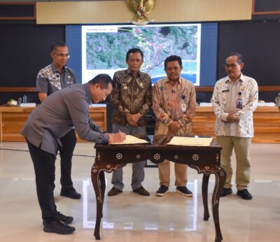 Buka Rapat Batas Daerah Lombok Tengah–Lombok Barat, Gubernur Iqbal: Saatnya Fokus pada Pembangunan