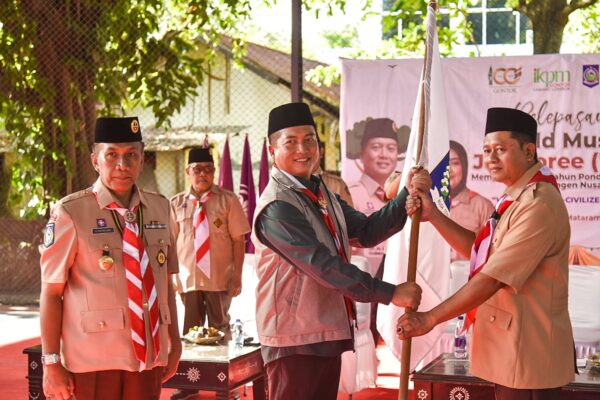 Gubernur Lepas Kontingen Jambore NTB Menuju WMSJ
