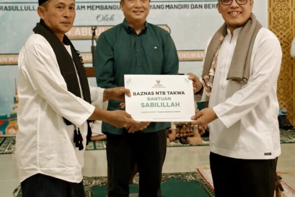 Peringatan Maulid Nabi di Masbagik Lotim, Gubernur Miq Iqbal Tekankan Pentingnya Jaga Kondusifitas NTB