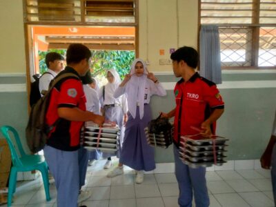 Maghnit MBG SMKN 1 Lingsar Perekat Cinta Siwa Dengan Sekolah