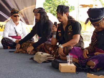 Sembek Bura’ Sakeral Sesepuh Laskar Sasak Dukung L. Kamsu Kadriyan Menuju Rektorat Unram