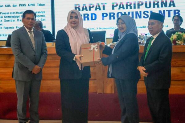 Wakil Gubernur Serahkan Rancangan KUA dan PPAS APBD 2026