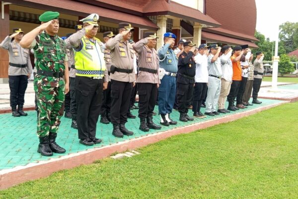 Wakapolda NTB Pimpin Apel Gelar Pasukan Operasi Lilin Rinjani 2025, Wujudkan Kenyamanan Masyarakat NTB