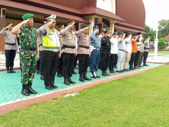 Wakapolda NTB Pimpin Apel Gelar Pasukan Operasi Lilin Rinjani 2025, Wujudkan Kenyamanan Masyarakat NTB