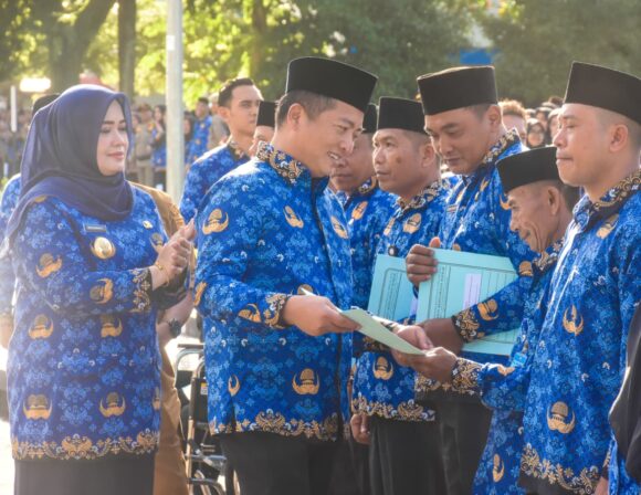 Kado Jelang Nataru 2025-2026 Gubernur NTB Lantik 9.411 PPPK Paruh Waktu