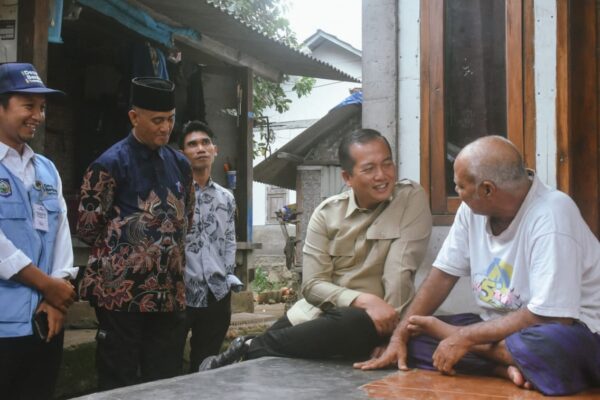 Tekan Angka Kemiskinan, Gubernur  NTB Dorong Percepatan Renovasi RTLH dan MCK Warga Pesisir Desa Malaka