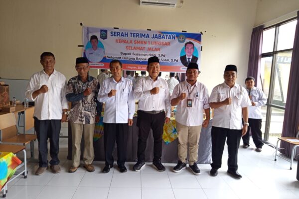 Sertijab Kepala SMKN 1 Lingsar, KCD Malomba Dorong Pembangunan Karakter Generasi NTB Makmur Mendunia Dengan Kolaborasi Guru Kompetensi