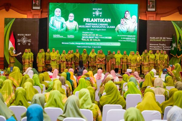 Pelantikan Muslimat NU, Gubernur NTB Ajak NU Jadi Benteng Utama Nilai Keluarga