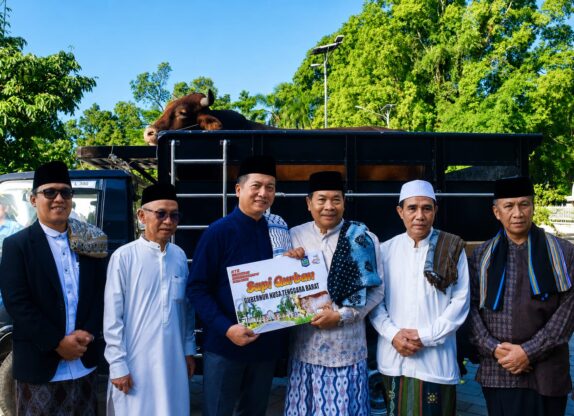 Idul Adha di Lapangan Bumi Gora NTB, Serukan Keikhlasan dan Kepedulian Sosial