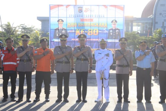 Polda NTB dan Stakeholder Kemaritiman Bersatu Tabur Bunga Sambut Hari Bhayangkara ke-80