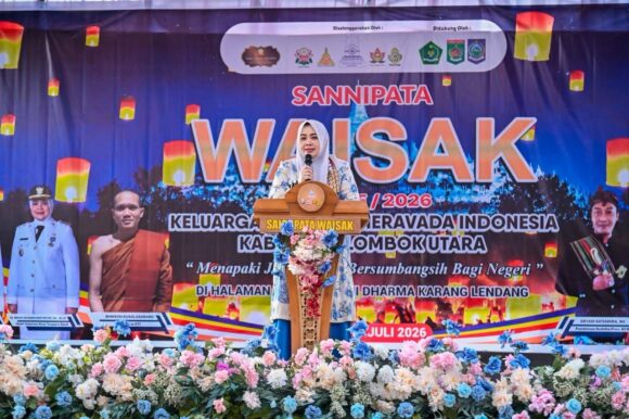 Perayaan Sannipata Waisak 2570 BE/2026, Wagub NTB Ingatkan Kerukunan Umat Beragama Pondasi Penting bagi Pembangunan Daerah