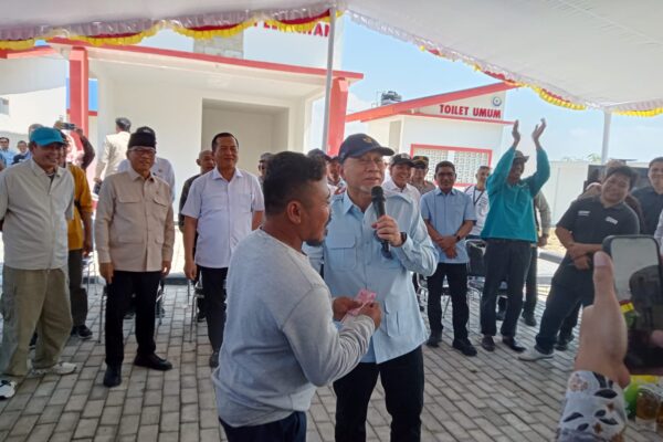 Kunjungi Kampung Nelayan Bilelando, Menko Pangan: Pemerintah Targetkan Kenaikan Nilai Tukar Nelayan