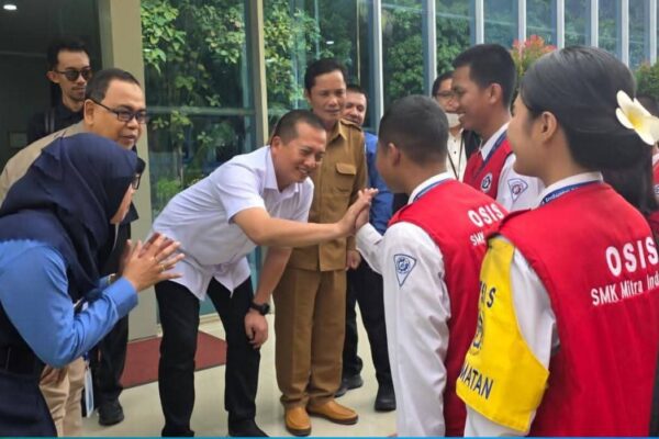 Gubernur Miq Iqbal Akselerasi Transformasi SMK Berbasis Industri