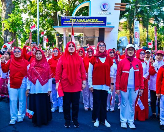 Menyambut HUT Ke-81 RI, Ribuan Bendera Merah Putih Dibagikan kepada Masyarakat