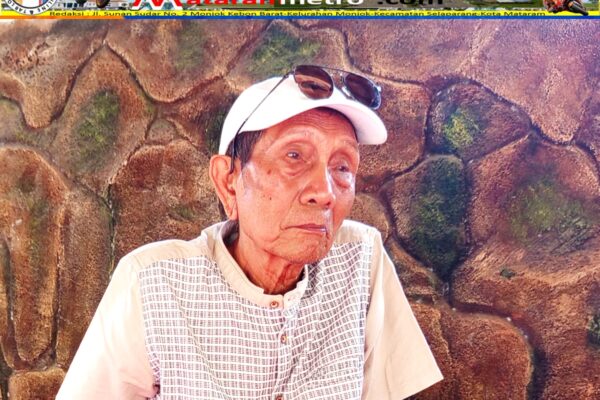 Ketua Perhimpunan Hotel Melati (PHM) Kota Mataram Guru Mangku I Gde Wenten dikediamannya, Senin (12 Oktober 2026)