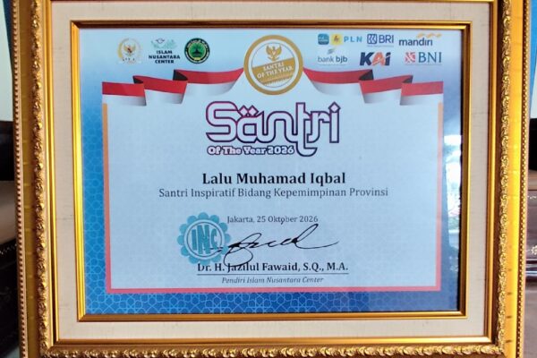 Dari Pesantren ke Pemerintahan, Gubernur Iqbal Raih Santri of The Year 2026